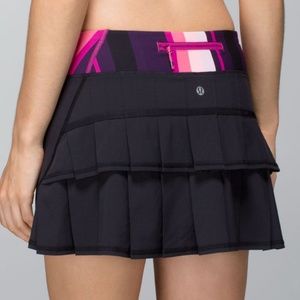 NWT LULULEMON | Pace Setter Skirt -black/stripe